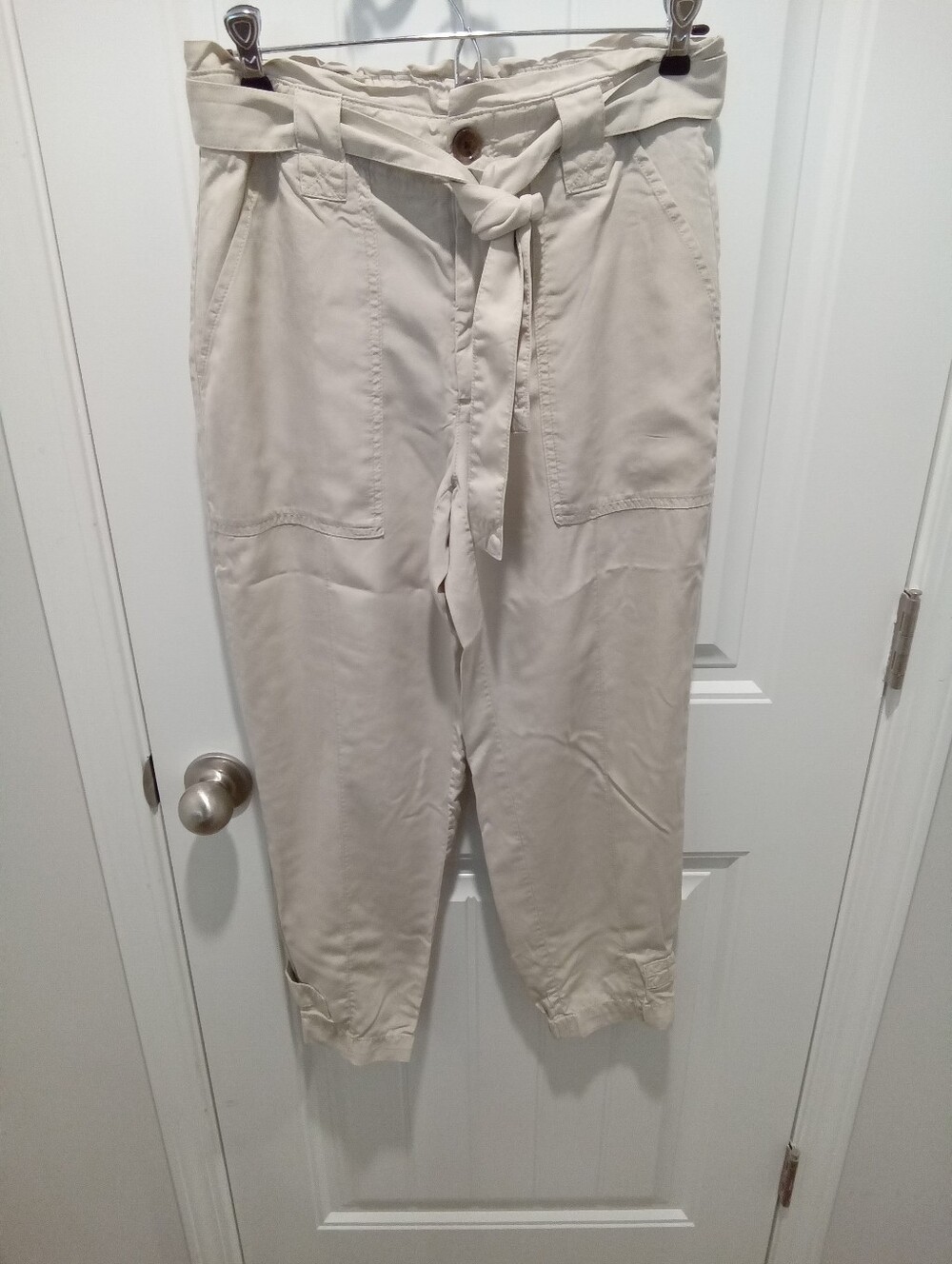 Banana Republic Sz 6 Light Tan Cargo Pants (100% Lyocell) Light & Airy Fabric
